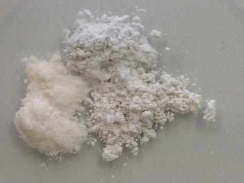 Talc, kaolin et gomme arabique